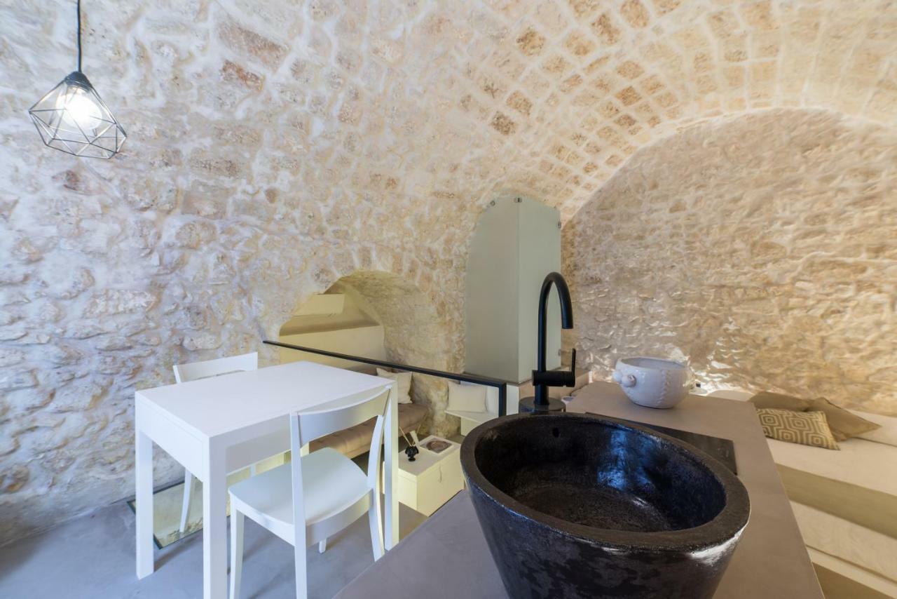 Vittoria Luxury Suite A Ostuni By Wonderful Italy Bagian luar foto